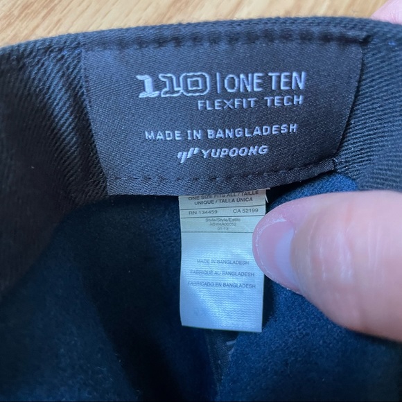 DC Flexfit Snapback Hat - Picture 3 of 6